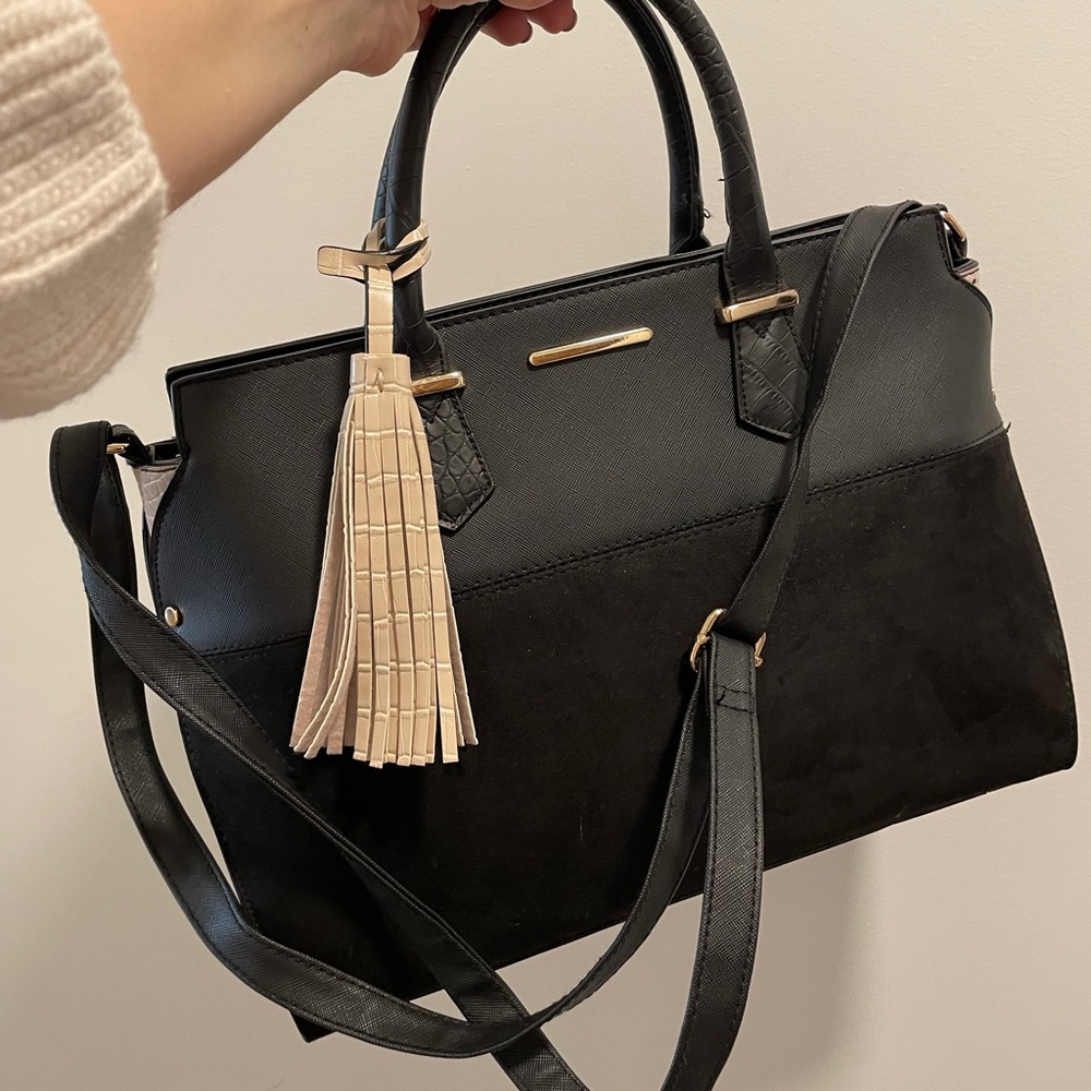 Black bag large and spacious tote shoulder carry bag